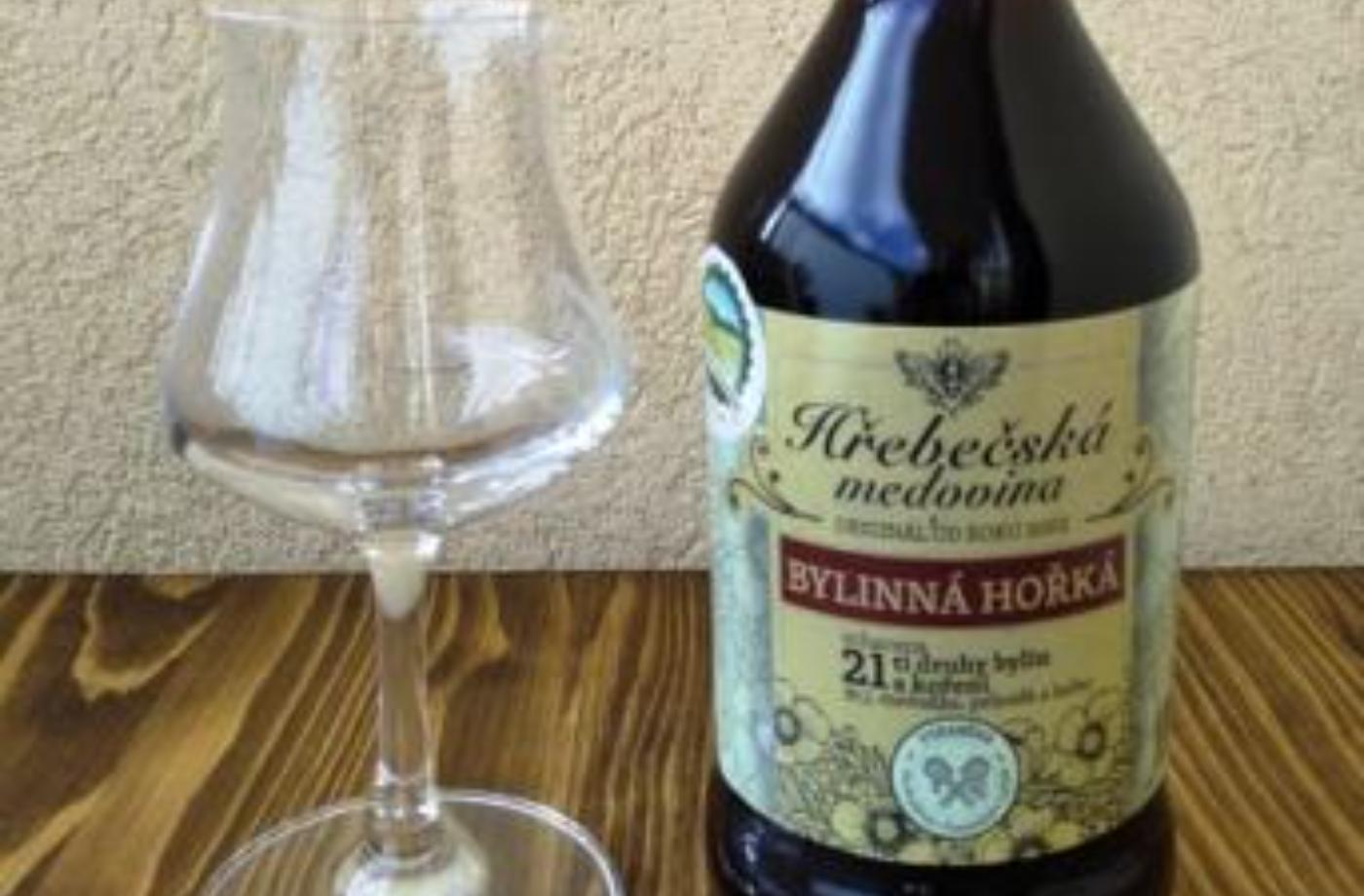 Recenze na Bylinnou hořkou Hřebečskou medovinu v dárkovém balení - tip na vánoční dárek.